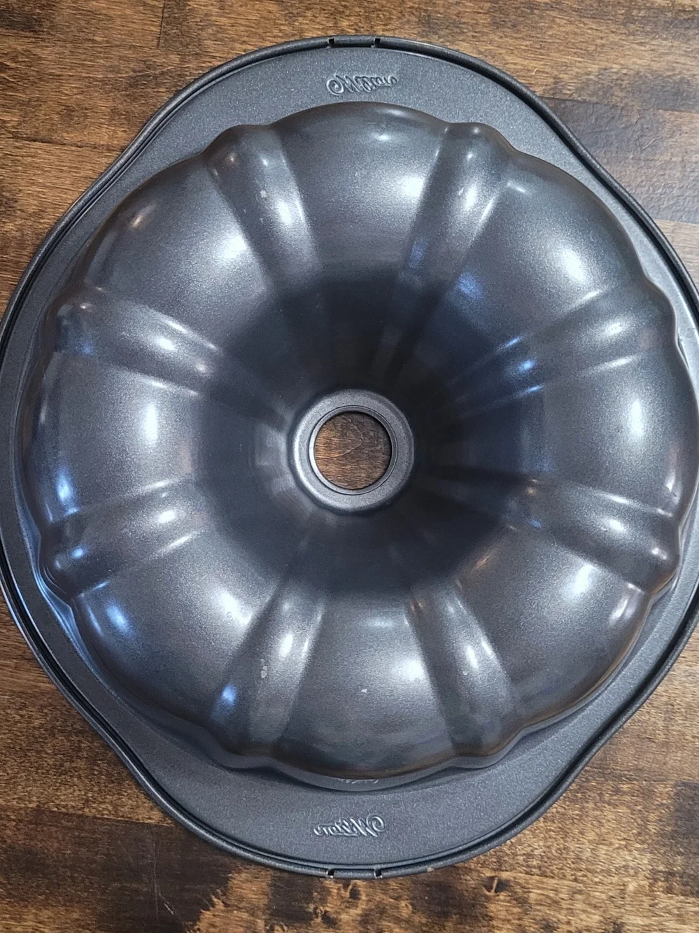 Wilton Metallic Gray Nonstick Bundt Cake Pan